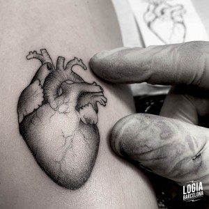 tatuaje_brazo_corazon_logiabarcelona_kata